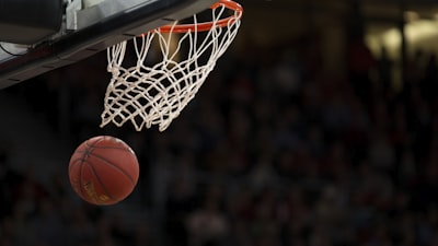 NBA库里超远三分球精彩时刻集锦视频缩略图